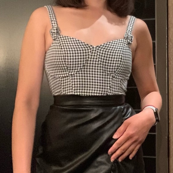 Checkered Crop Top - Picture 2 of 4